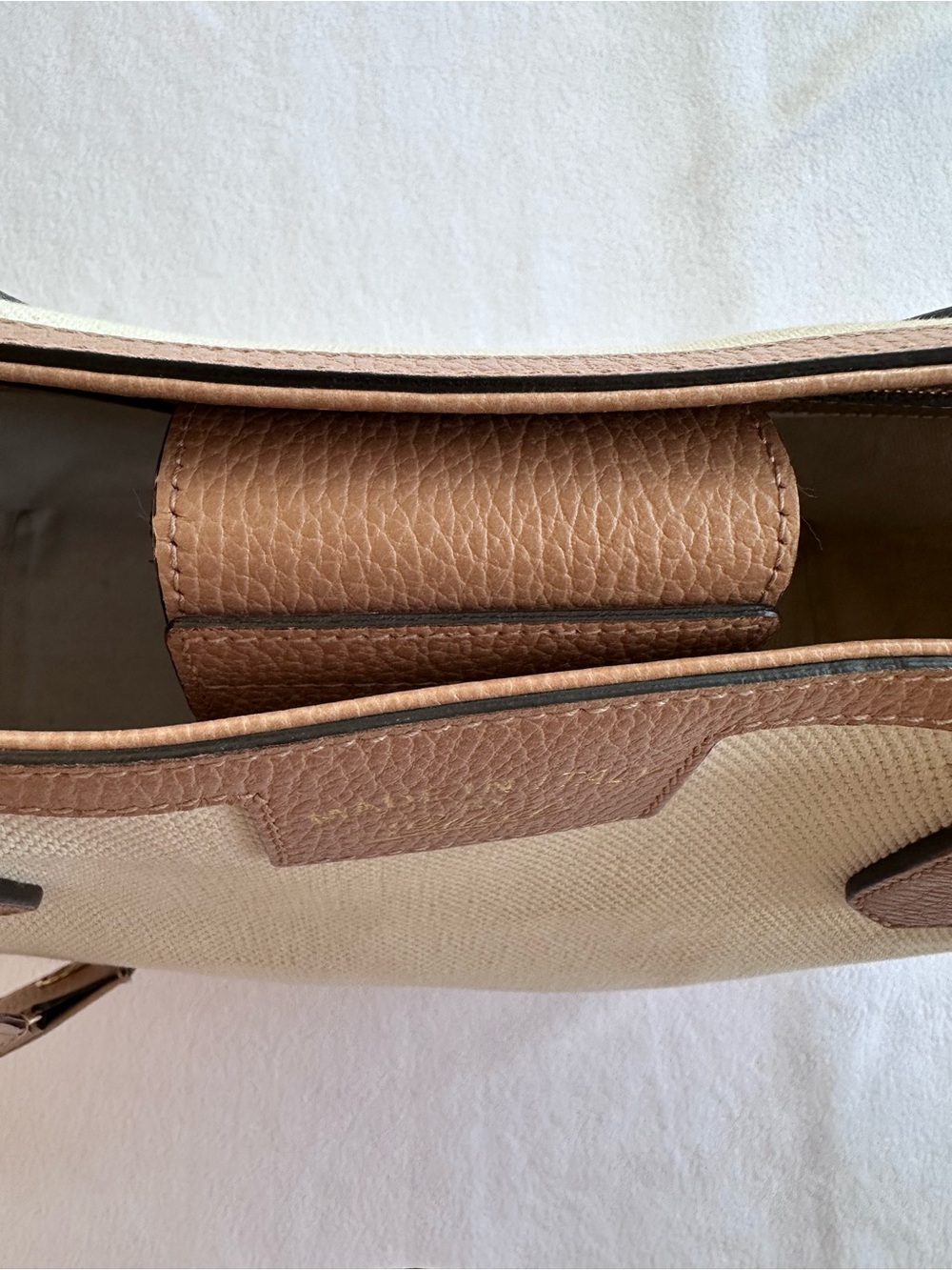 Gucci Cream Canvas Tote with Tan Leather Trim - Picture 4 of 9